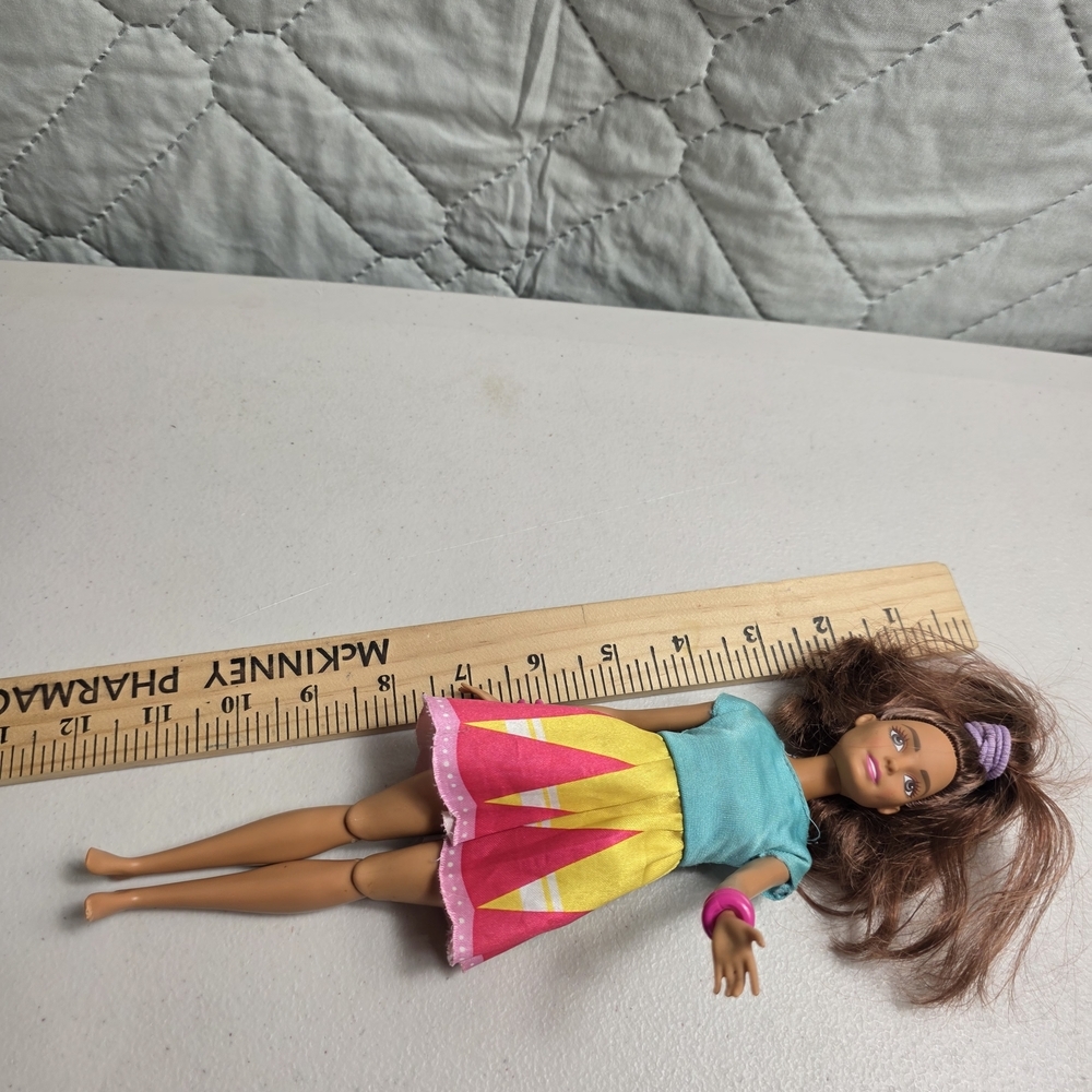 Barbie Kids Fashion Doll in Teal Top and Pink-Yellow Skirt Flexible Legs - Picture 5 of 7
